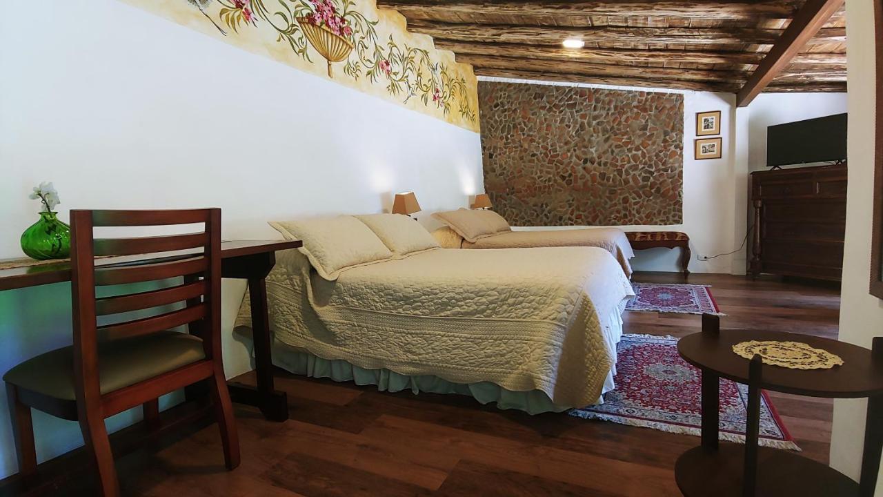 Hotel Boutique Casa Montalvo Cuenca Bagian luar foto